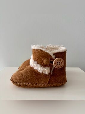 NWOT - UGG 
Lemmy II Fur Lined Boots | Camel